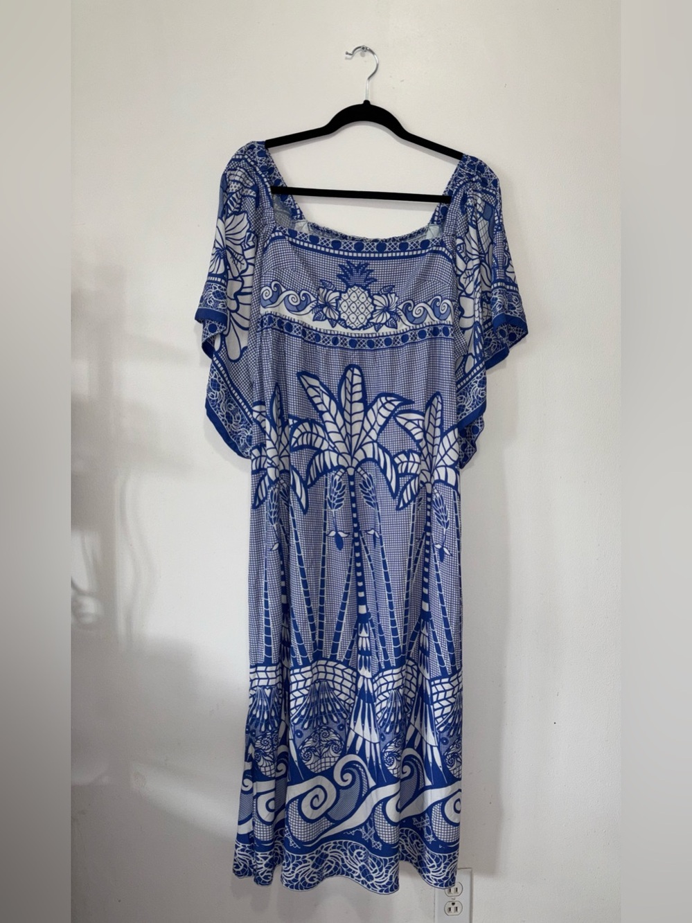 🦋 FARM Rio Blue & White Palm Print Caftan Dress 100% Viscose - Picture 2 of 11